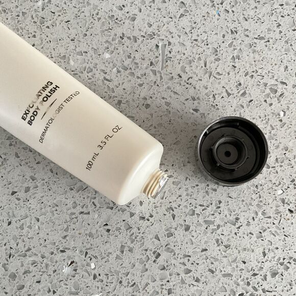 Crepe Erase TruFirm Exfoliating Body Polish 3.5 Fl. oz Dermatologist Tested - Picture 3 of 7